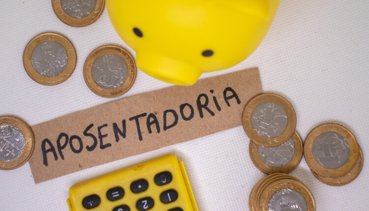 Outubro chegando e os aposentados do INSS já podem comemorar!