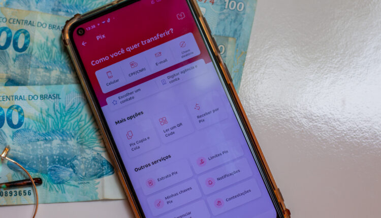 Vai comprar um celular usado? Veja dicas valiosas