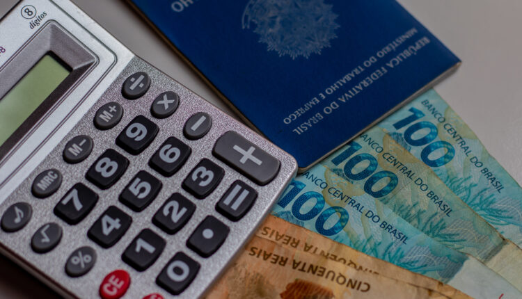 Seguro-desemprego 2023: descubra qual é o valor atualizado.