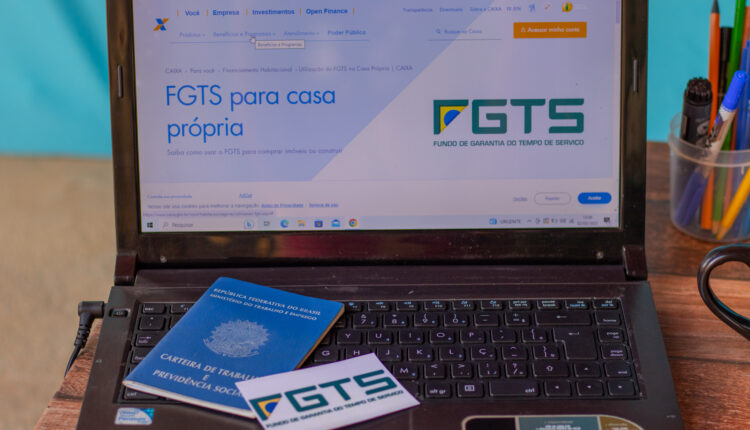 Governo Federal suspende recolhimento do FGTS em 20 municípios do RS: entenda