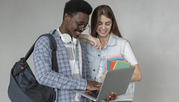 Mais de 30 MIL vagas em cursos gratuitos pelo governo; confira