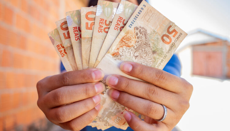 Bancos liberam 14º SALÁRIO e muita gente não sabia; confira