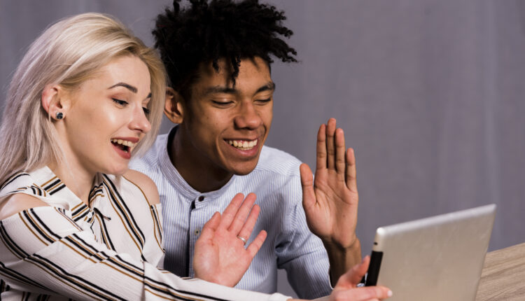 Segundo pesquisa divulgada recentemente, com base na tendência do uso da internet em 2023, quatro em cada cinco usuários de internet no Brasil acessam a grande rede em busca de entretenimento, o que representa 80% dos internautas do país. A lista conta ainda com os 50 sites mais acessados por brasileiros e o top 10 pode te surpreender. Siga a leitura abaixo e confira.