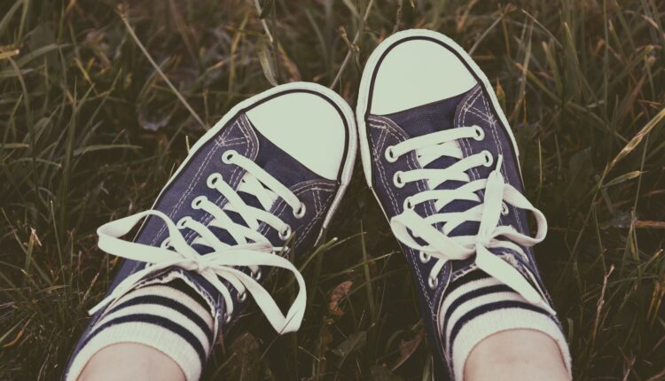 Seja jovem ou já passado dos 40 anos, certamente você conhece os tênis All Star, da marca Converse. A novidade trazida neste mês pela grife foi a tão aguardada chegada de uma loja física em território brasileiro. Saiba mais detalhes sobre a escolha do primeiro ponto de venda físico da marca, assim como os planos preparados para o consumidor brasileiro.