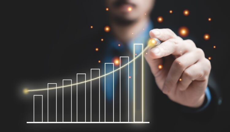 O universo que ronda a área de investimentos é complexa e exige cuidado na hora de escolher a opção mais segura e correspondente com o seu perfil na hora de investir. Os Fundos Mútuos de Privatização (FMP) do Fundo de Garantia do Tempo de Serviço (FGTS) são uma ótima opção para quem deseja se aventurar na experiência como investidor, mas, para tal, recomendamos que siga a leitura abaixo e entenda os requisitos necessários para ingressar nesta categoria, assim como suas vantagens e desvantagens.