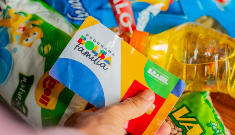 Bolsa Família dá direito ao 13º salário? Entenda todos os detalhes.
