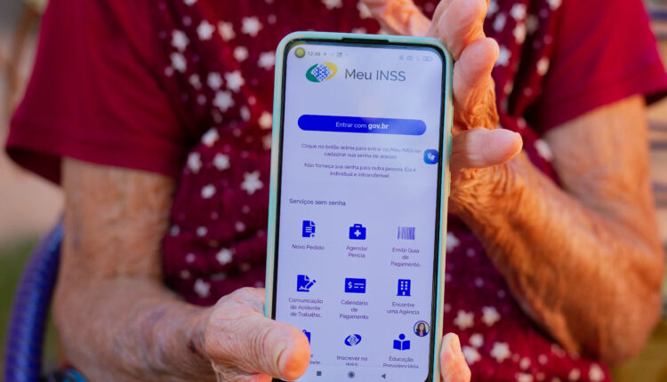 Boa notícia para aposentados e pensionistas do INSS nesta sexta-feira; entenda