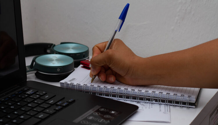 Pesquisa aponta as 10 faculdades que mais geram arrependimento nos estudantes