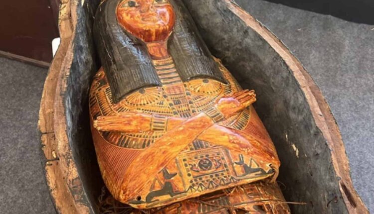 Pergaminho com feitiços de 3.500 anos é achado junto a múmias egípcias