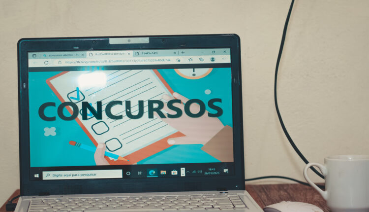 Salário de R$ 4,5 mil! Concurso abre 800 vagas; prazo acaba em dezembro