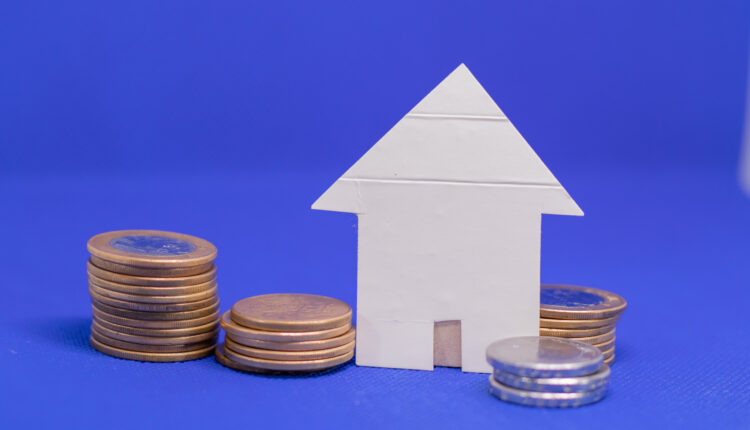 Trabalhadores têm vantagens para efetuar a compra da casa própria: entenda