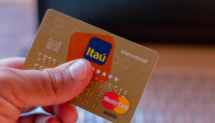 Milhões de cartões do Itaú estão sendo cancelados. Será que o seu corre este risco?
