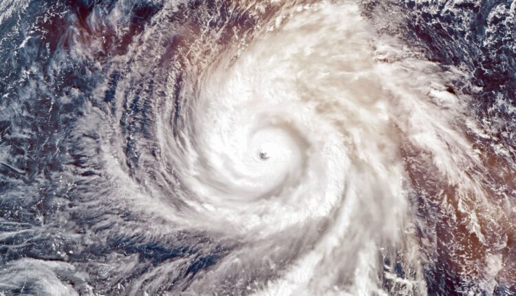 Entenda como fica o tempo no Brasil a partir da ocorrência o super El Niño no país. Chuvas voltarão a castigar os brasileiros.