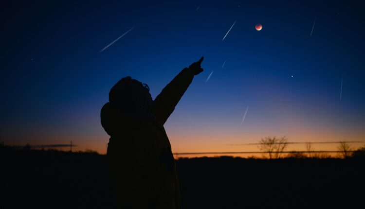 Astrônomos descobrem nova chuva de meteoros que poderá ser vista na próxima semana, nos céus do hemisfério sul. Confira todos os detalhes.