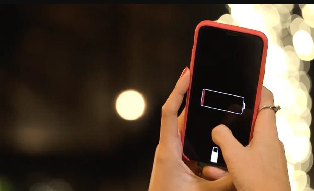 O motivo de remover a capa do celular para carregar que ninguém conhece