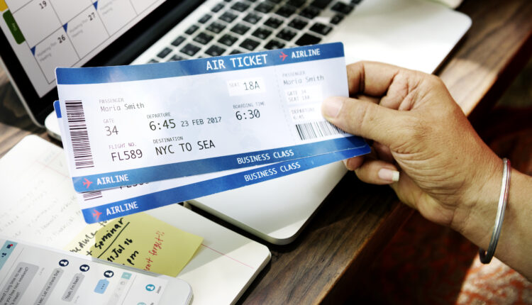 Como encontrar passagem de avião barata no final do ano