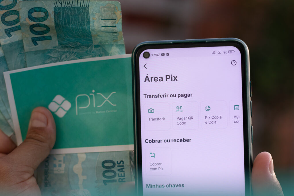 O PIX, desde seu lançamento em 2020, tem se estabelecido como um marco na evolução dos sistemas de pagamento no Brasil. (Crédito: @jeanedeoliveirafotografia / noticiadamanha.com.br)