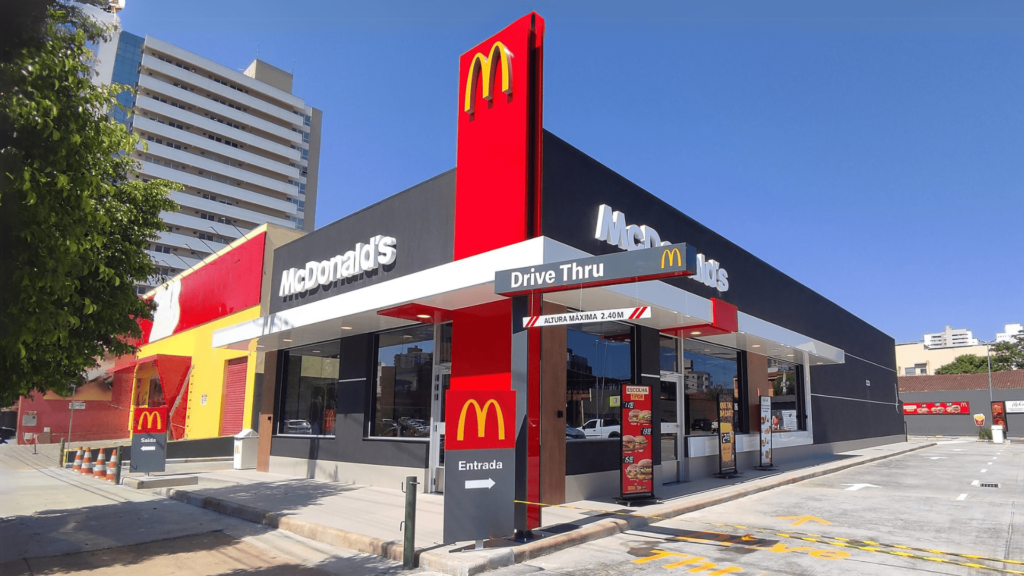 A volta deste lanche ao cardápio do McDonald's é mais do que uma simples decisão de marketing. (Foto divulgação)
