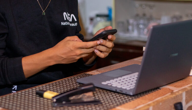 Existe um método simples para acessar Wi-Fi com senha protegida que poucas pessoas conhecem. Veja o que deve ser feito.