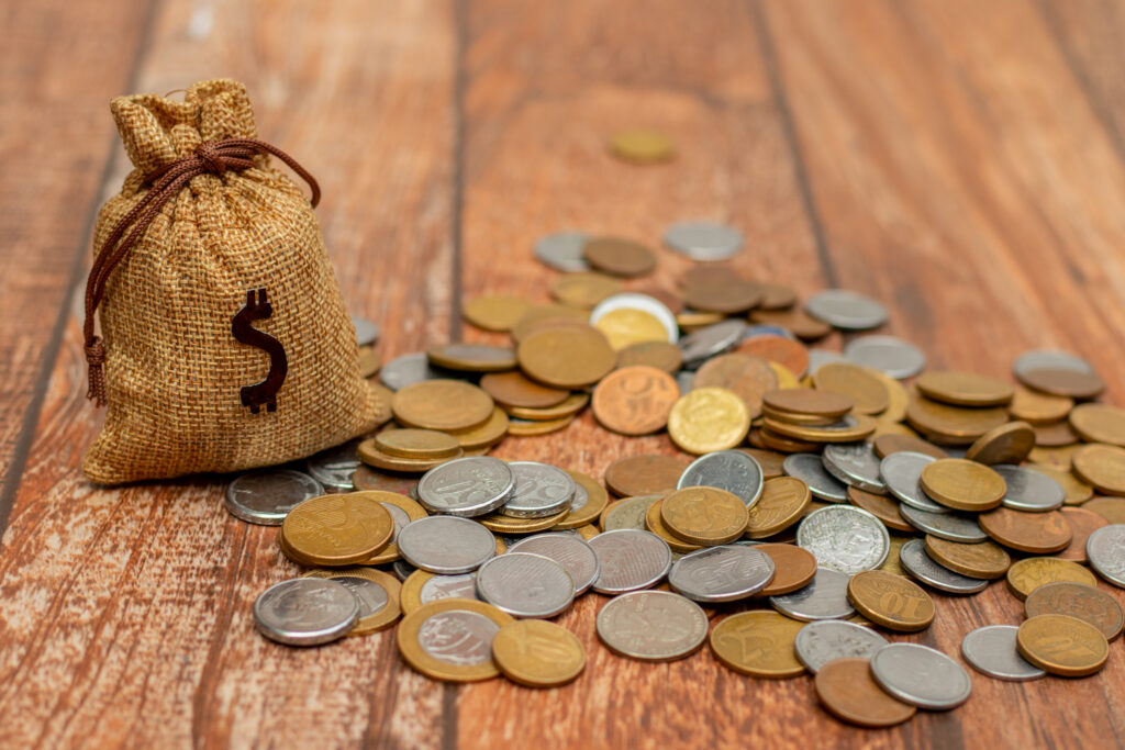 A descoberta de que uma moeda comum de 25 centavos pode valer mais de R$ 380 é um exemplo emocionante do potencial oculto em objetos cotidianos. (Crédito: @jeanedeoliveirafotografia / noticiasdamanha.com.br)