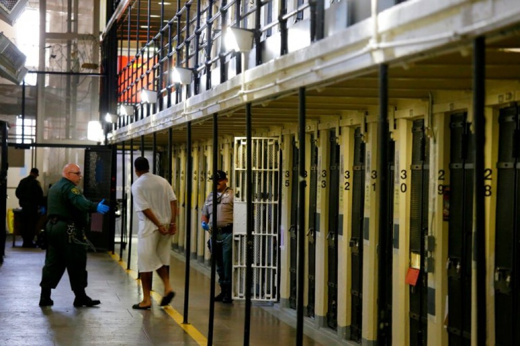 A trajetória dos condenados no corredor da morte nos EUA é marcada por uma complexa interseção de justiça, moralidade e debates legais, refletindo o contínuo dilema ético em torno da pena capital. (Foto divulgação)