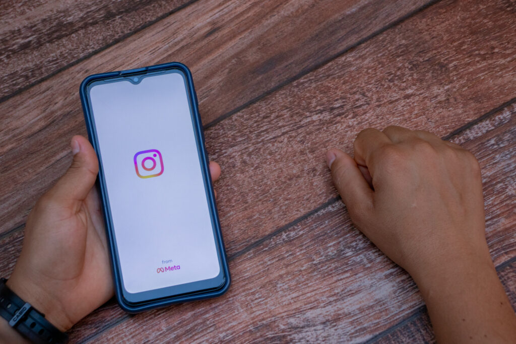 O Instagram está dando passos importantes para promover o bem-estar digital entre os adolescentes. (Crédito: @jeanedeoliveirafotografia / noticiasdamanha.com.br)