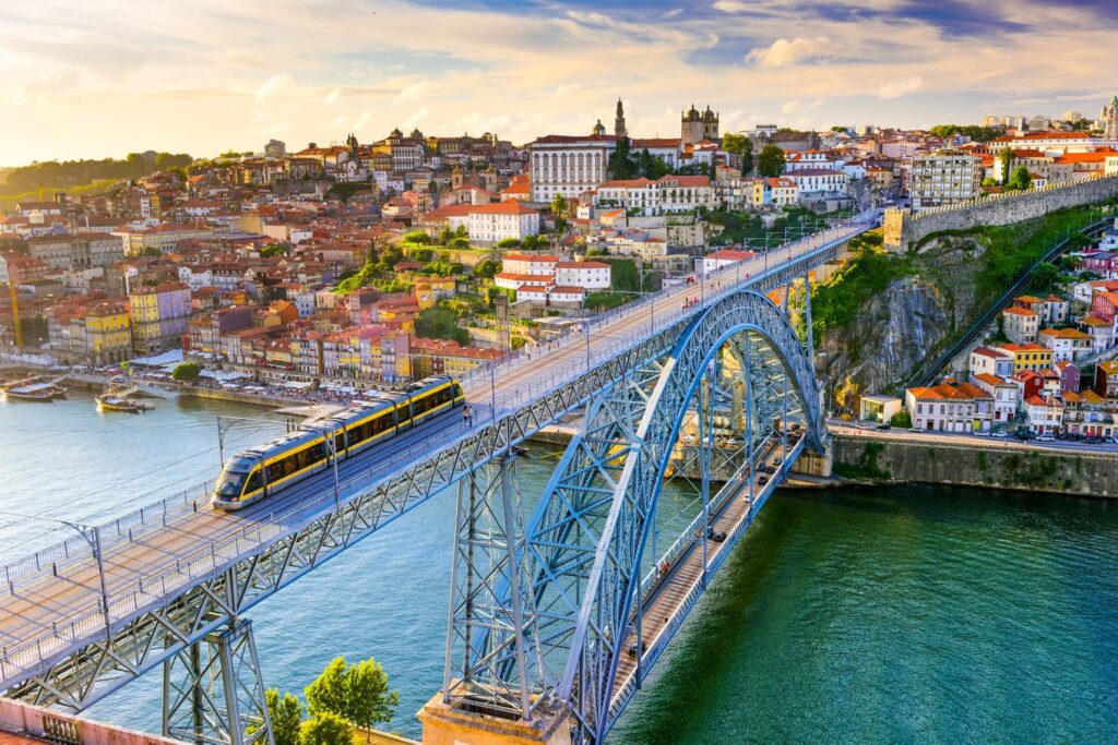Esta nova lei portuguesa representa uma oportunidade incrível para jovens qualificados que buscam aventuras profissionais no cenário internacional. (Foto divulgação)