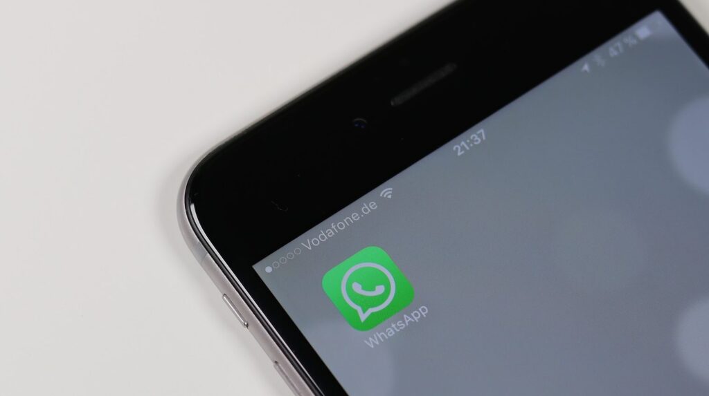 Bloquear um contato impede que ele lhe envie mensagens, ligue ou veja suas atualizações de status no WhatsApp. É uma ferramenta útil para manter sua privacidade e tranquilidade ao usar o aplicativo. (Foto divulgação)