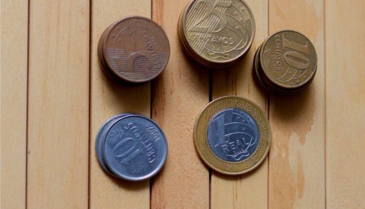 Colete tesouros escondidos em suas moedas! Saiba como identificar e preservar moedas raras. Dicas essenciais para os entusiastas da numismática.