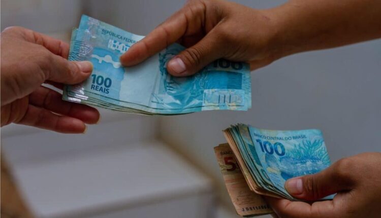 Saiba tudo sobre o Pé de Meia, o novo benefício de até R$ 10 mil para alunos do Ensino Médio no CadÚnico. Transforme sua jornada educacional. (Foto: Jeane de Oliveira / noticiadamanha.com.br).