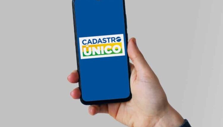 CadÚnico convoca para atualização cadastral; não perca seus benefícios governamentais. Ação rápida e digital assegura acesso a programas sociais.