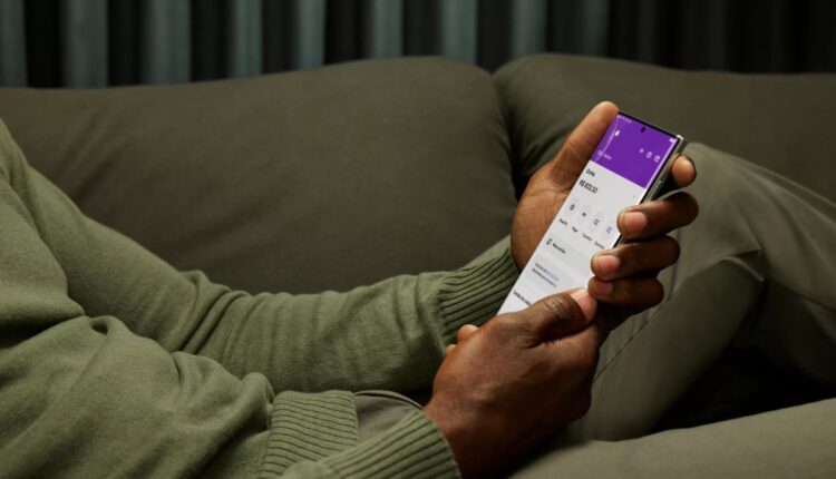 Diversifique seus investimentos com apenas R$ 1 no Nubank. Saiba como começar a investir de forma simples e protegida, diretamente pelo aplicativo.