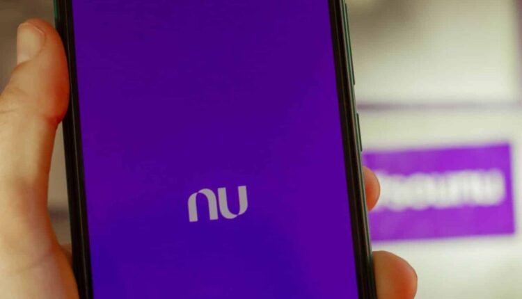 Aproveite o crédito de R$1.942 no Nubank para contas com mais de dois anos. Transforme suas economias com rendimentos consistentes e proteção do FGC.
