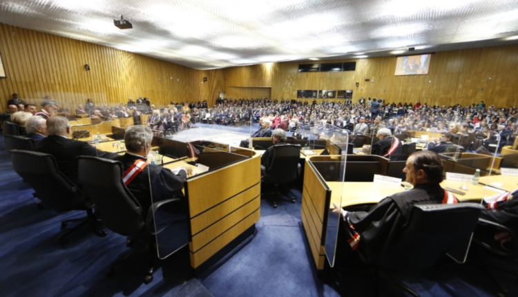 Justiça garante jornada de trabalho reduzida para mães de crianças com TEA sem cortes no salário. Saiba mais sobre essa decisão histórica. (Foto divulgação)