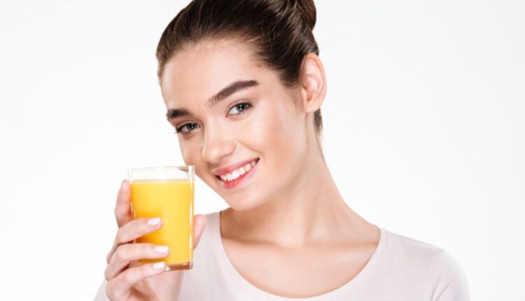Pele e cabelo perfeitos com ingredientes da sua cozinha! Veja como fazer 5 sucos milagrosos para combater espinhas e fortalecer os cabelos.