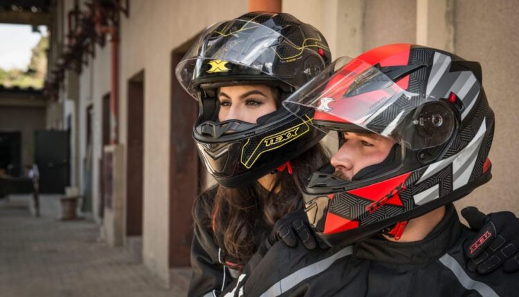 Tecnologias em acessórios de motociclistas podem levar a multas. Mantenha-se atualizado com as leis de trânsito para sua segurança e conformidade.