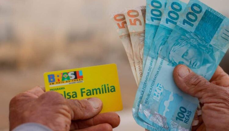 Saiba sobre as novas regras do Bolsa Família em 2024: ampliação de beneficiários e valores atualizados. Confira o calendário de pagamentos e como se cadastrar.
