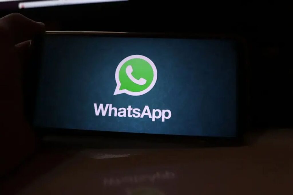 Atualizações secretas do WhatsApp em 2024 reveladas! Prepare-se para mudanças cruciais e novas funcionalidades que garantem mais segurança e privacidade. Fique por dentro!