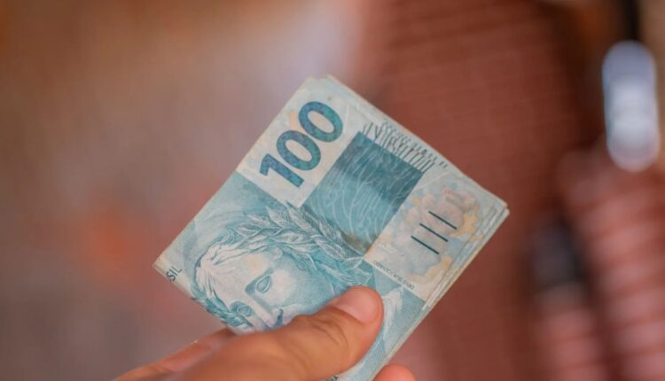 Pix de R$ 200 chega à Poupança da Caixa: Saiba como estudantes de baixa renda serão beneficiados com essa novidade.