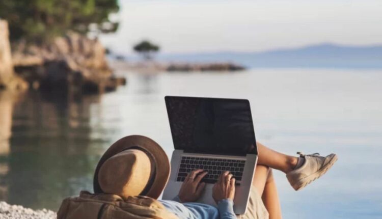 Veja profissões que oferecem a chance de definir seu horário de trabalho. Ideal para quem busca mais controle sobre sua rotina e carreira.