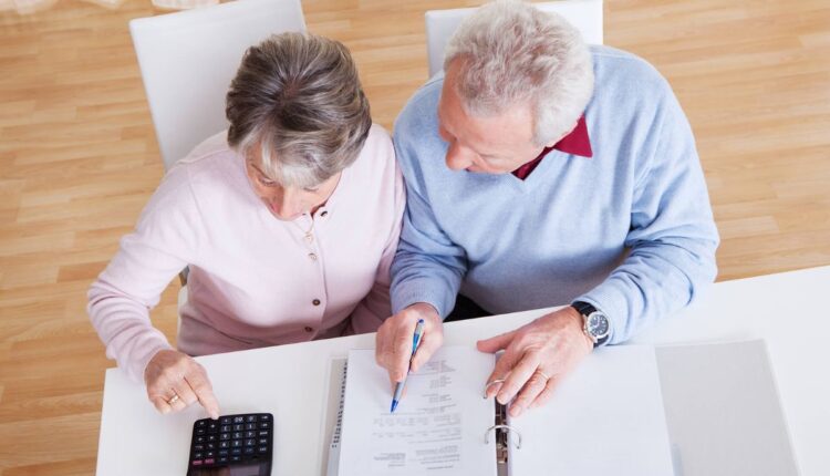Idosos podem financiar imóveis? Conheça as oportunidades e limitações. Saiba como garantir seu sonho da casa própria após os 60 anos.
