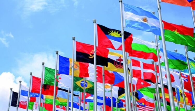 Explore oportunidades de estudo e trabalho além das fronteiras. Descubra destinos acolhedores e enriquecedores para brasileiros ampliarem seus horizontes internacionalmente.