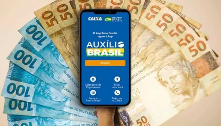 Beneficiários do Auxílio Brasil expostos em vazamento de dados podem receber R$ 15 mil. Saiba como conferir sua elegibilidade no portal do Instituto SIGILO.