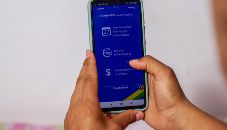 Entenda as alterações no FGTS que prometem beneficiar milhões de brasileiros desempregados e como estas mudanças podem afetar a habitação e o saneamento. (Foto: Jeane de Oliveira / Noticiadamanha.com.br)