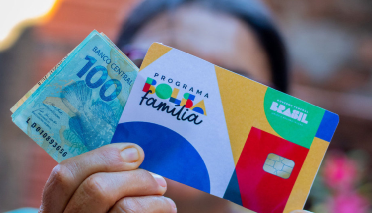 Bolsa Família mais acessível: saiba tudo sobre o atendimento via WhatsApp e confira o cronograma de pagamentos de abril! (Foto divulgação)