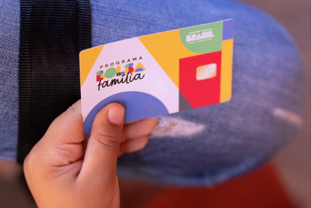 Foto do cartão do Bolsa Família.