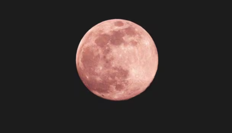 Foto da Lua Cheia rosa.