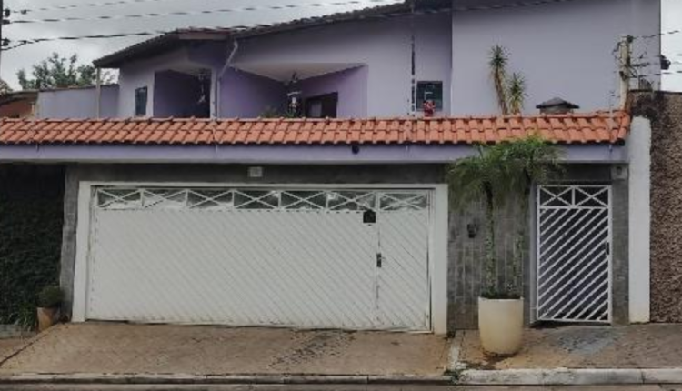Foto de casa disponível para leilão.