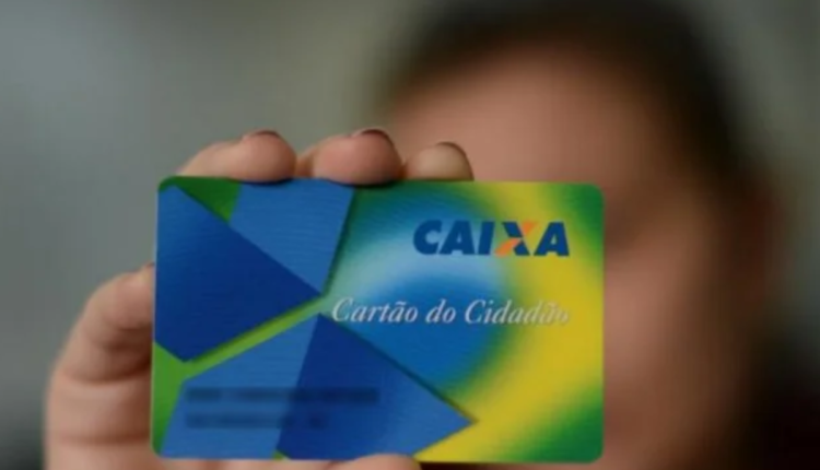 Cartão do Cidadão em foco na tela.