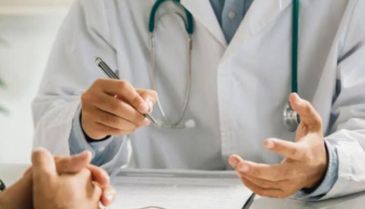 Médico.